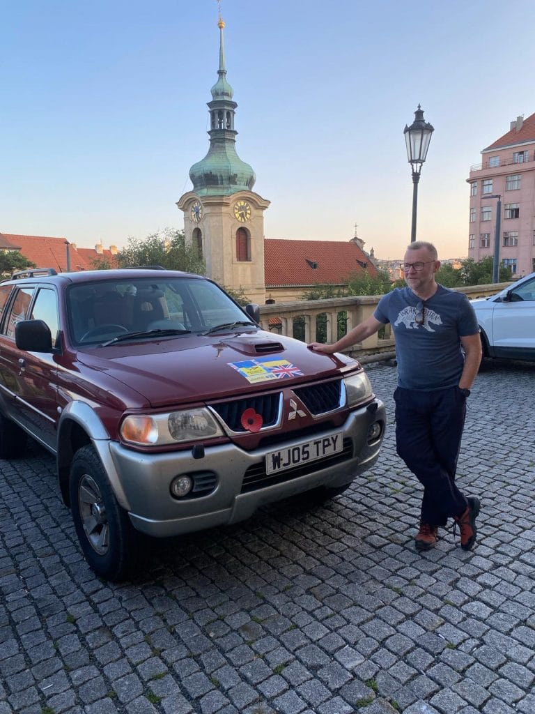 “HUMBLING AND HARROWING”: KEN PHILLIPS JOINS NIGHTINGALES UK ON HUMANITARIAN AID MISSION TO UKRAINE